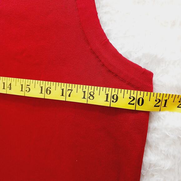 Tank Top Size XL Christmas Red Knit Minimalist Quiet Luxury Capsule Wardrobe - Picture 7 of 11